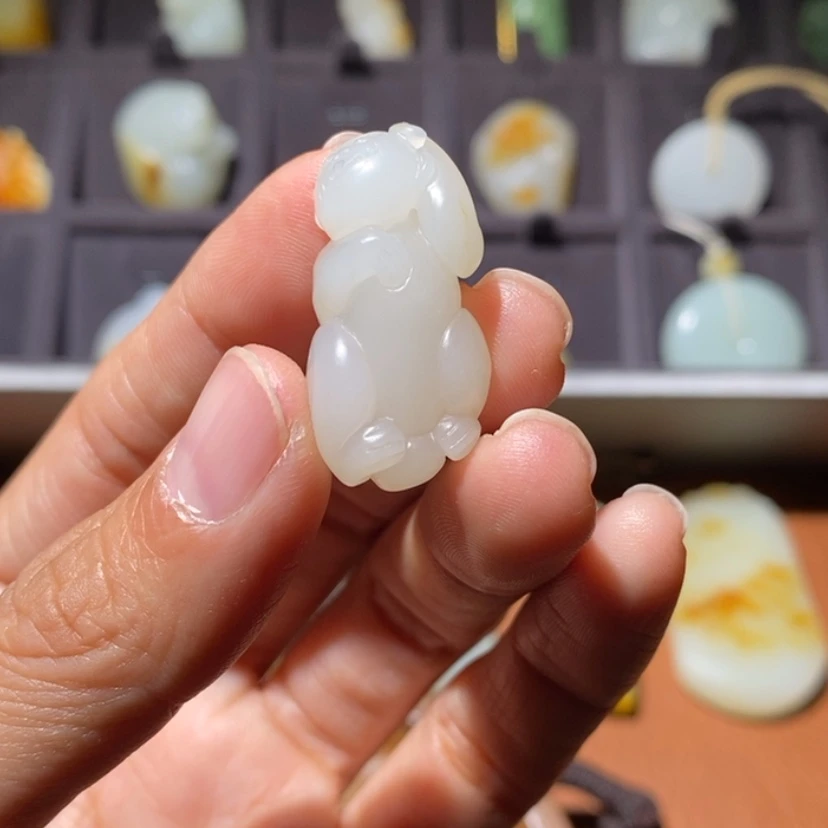 【闪购商品】吊坠(不含链)未镶嵌和田玉宇**玉