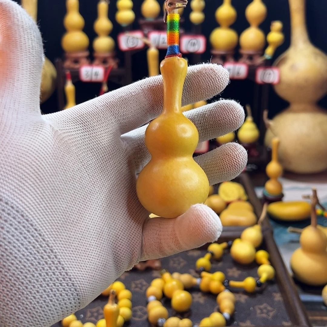 大叶紫檀（黑酸枝木类）…………..