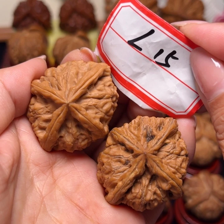 文玩核桃吊坠40尺全品玉玺正四棱15