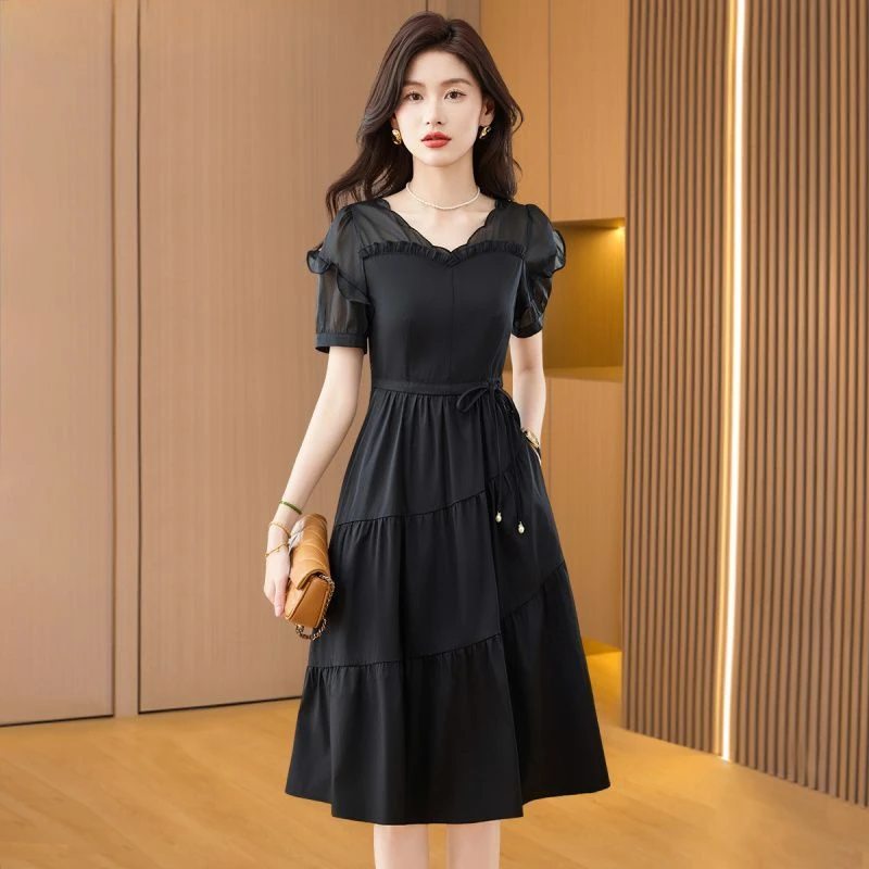 巨好看连衣裙女夏2025新款今年流行爆轻奢高级感端十三行裙子