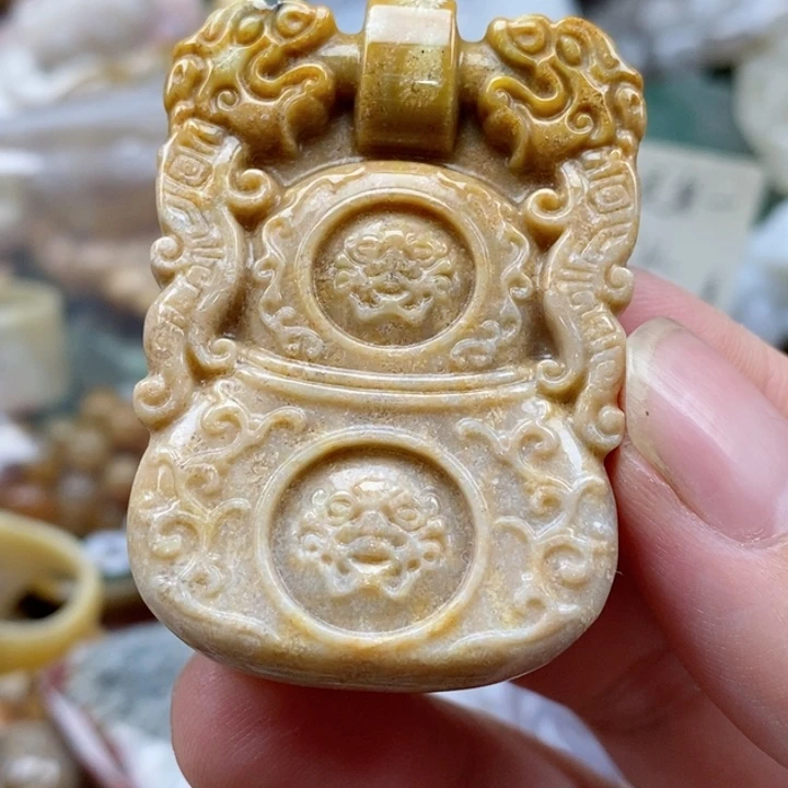 硅化珊瑚（珊瑚玉）未镶嵌颈饰