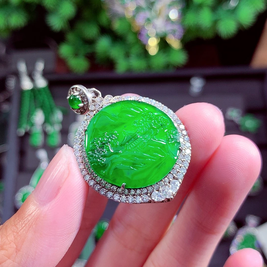 颈饰未镶嵌翡翠天然