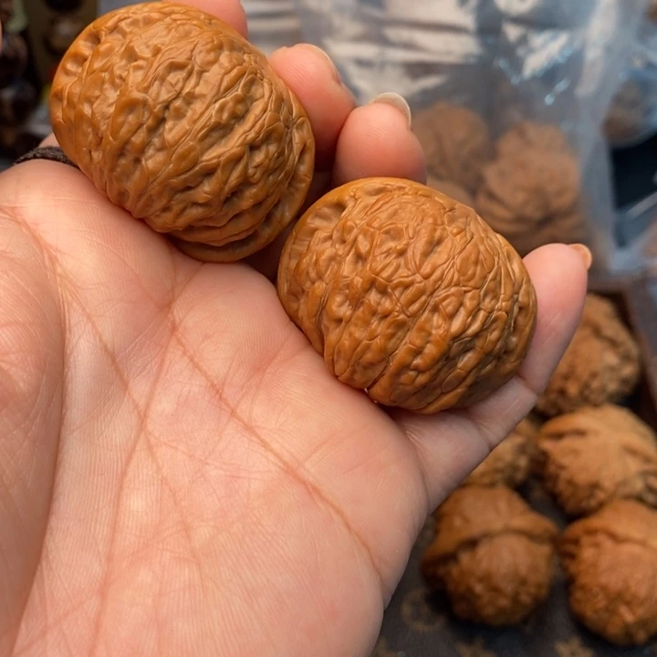 李***。核桃铁锤41尺核桃