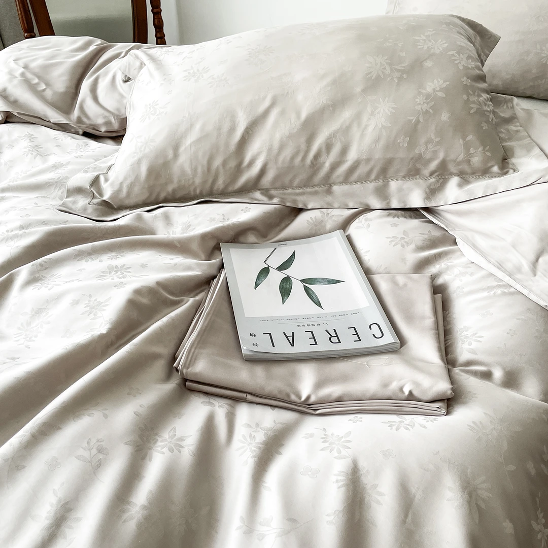 C7062 LF兰精天丝100s高端提花双贴边四件套 小碎花200*230纯色