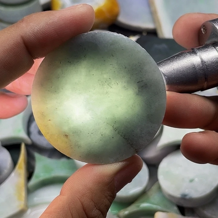 翡翠未镶嵌颈饰9号