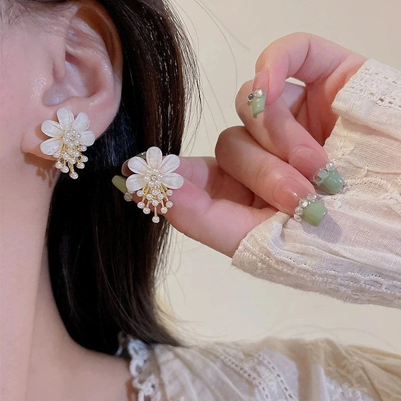 铜合金耳饰 A小众花朵耳钉气质小清新耳环设计感森系耳饰品E1565