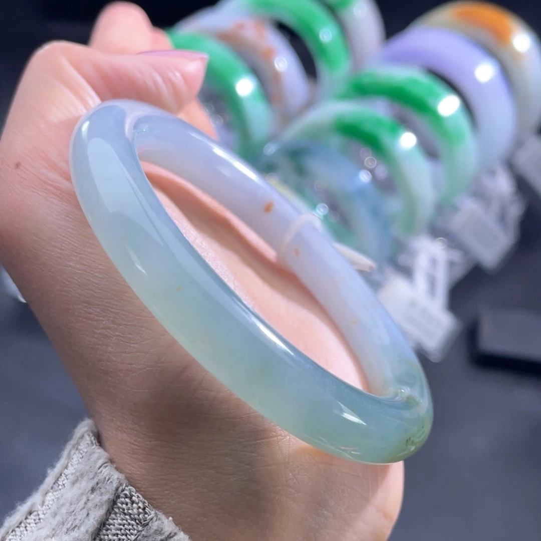 未镶嵌翡翠手镯定制翡翠