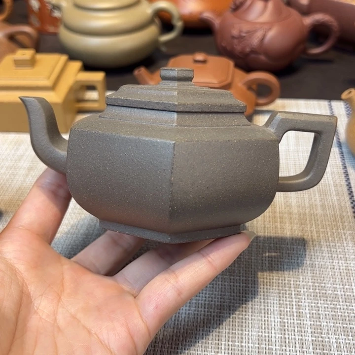 茶壶紫砂六方雪华，容量220毫升，青灰段泥