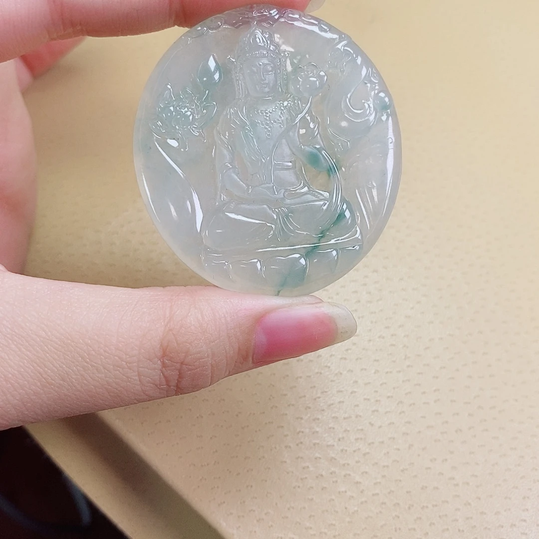 芊***芊翡翠未镶嵌颈饰翡翠