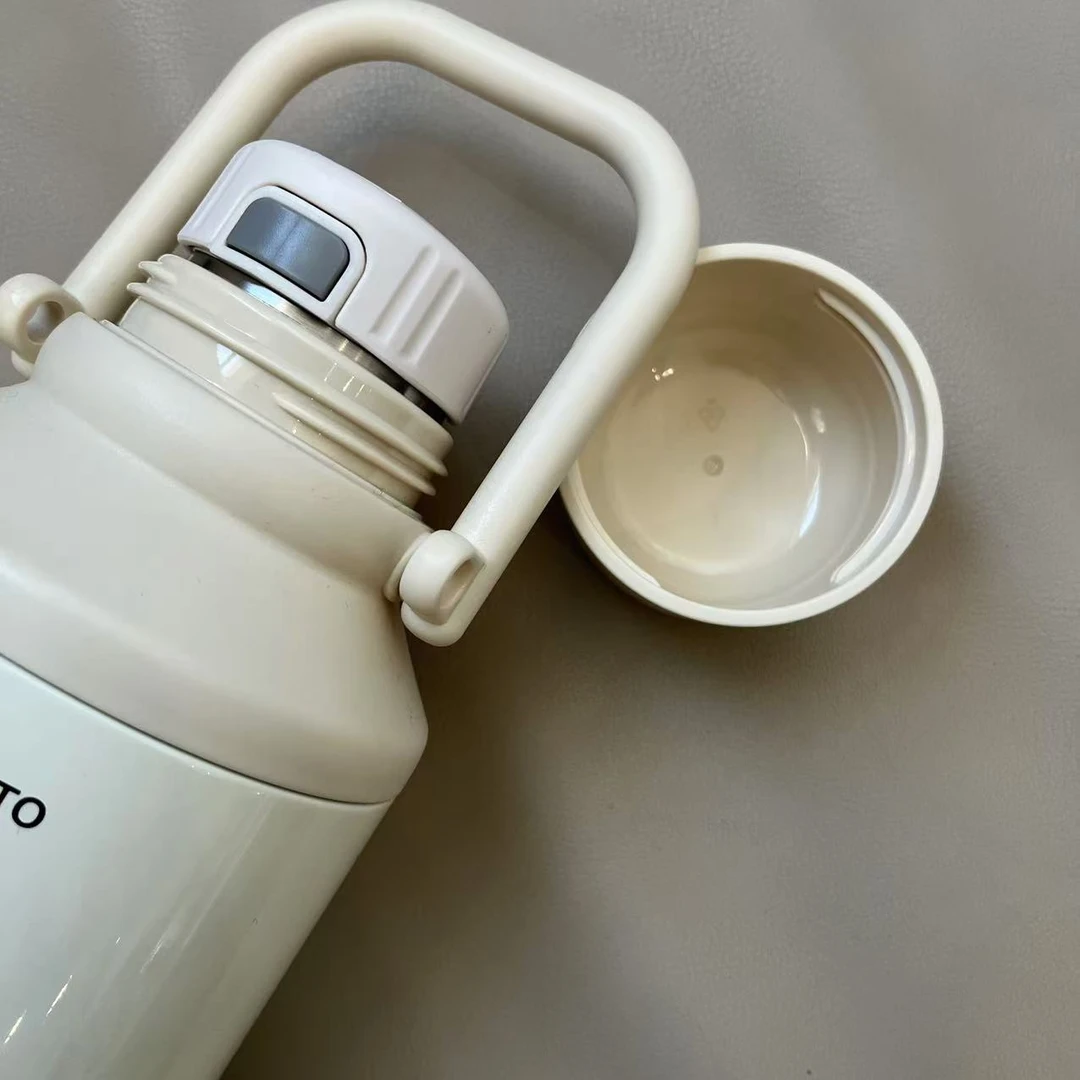 1-545-大容量简约成人保温杯学生便携水壶