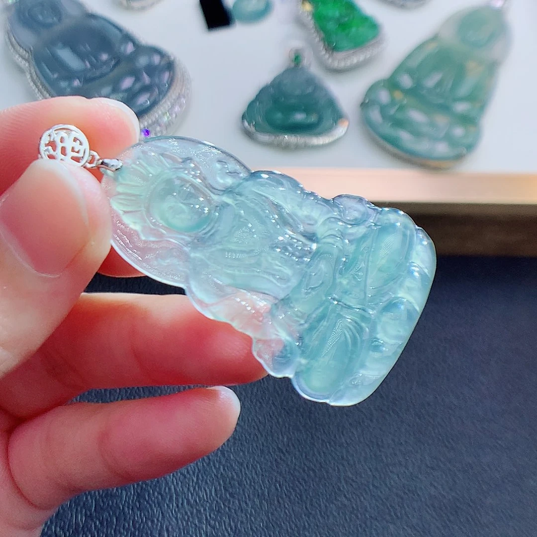 翡翠颈饰未镶嵌翡翠