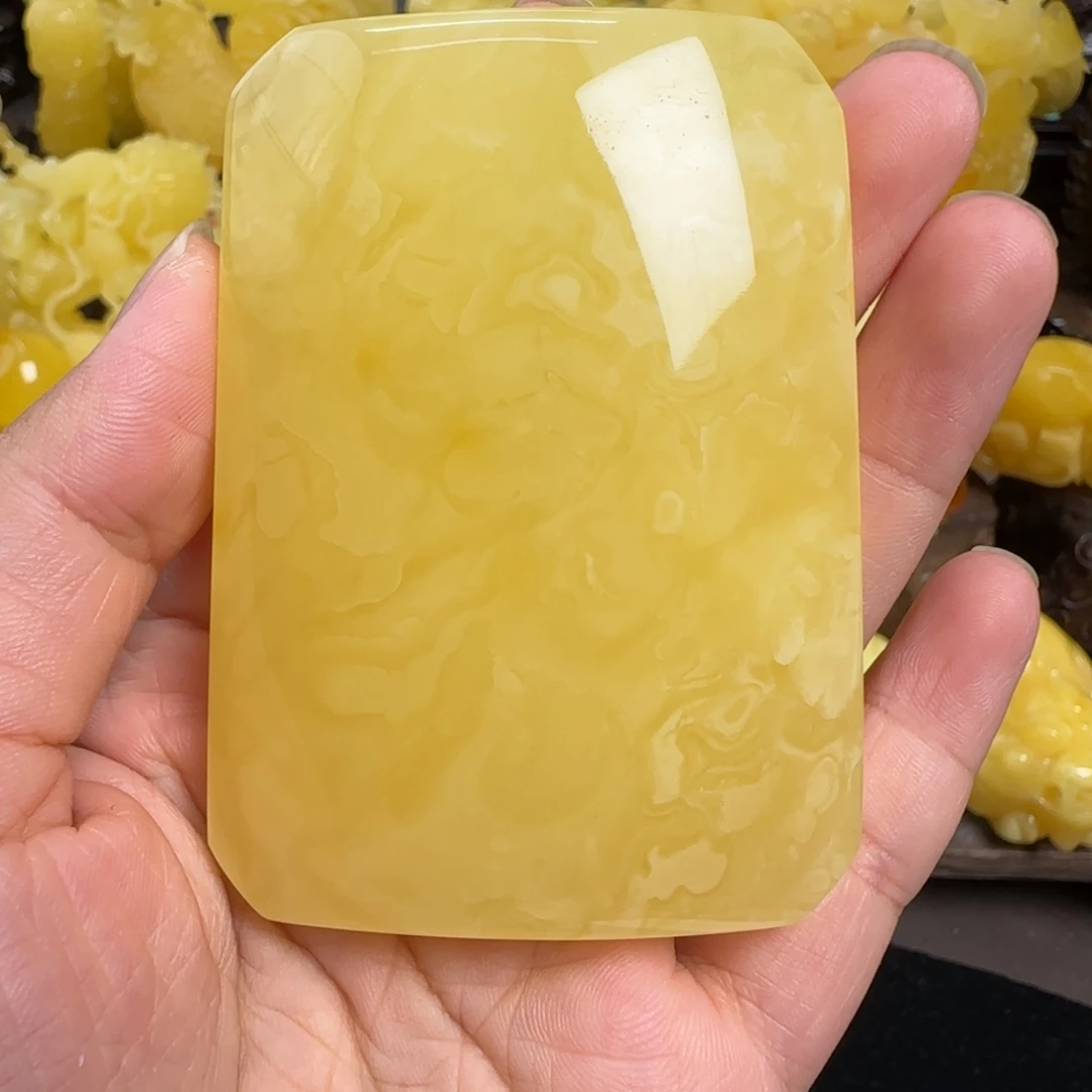 蜜蜡未镶嵌珠宝奇石