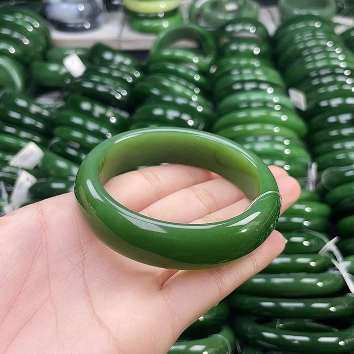 未镶嵌手镯和田玉（碧玉）