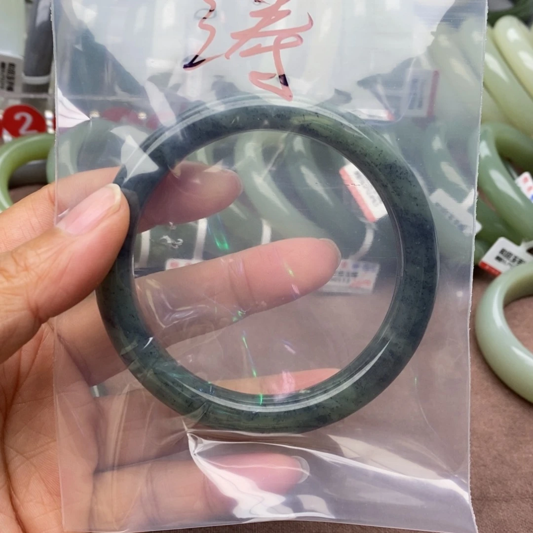 和田玉手镯未镶嵌涛*