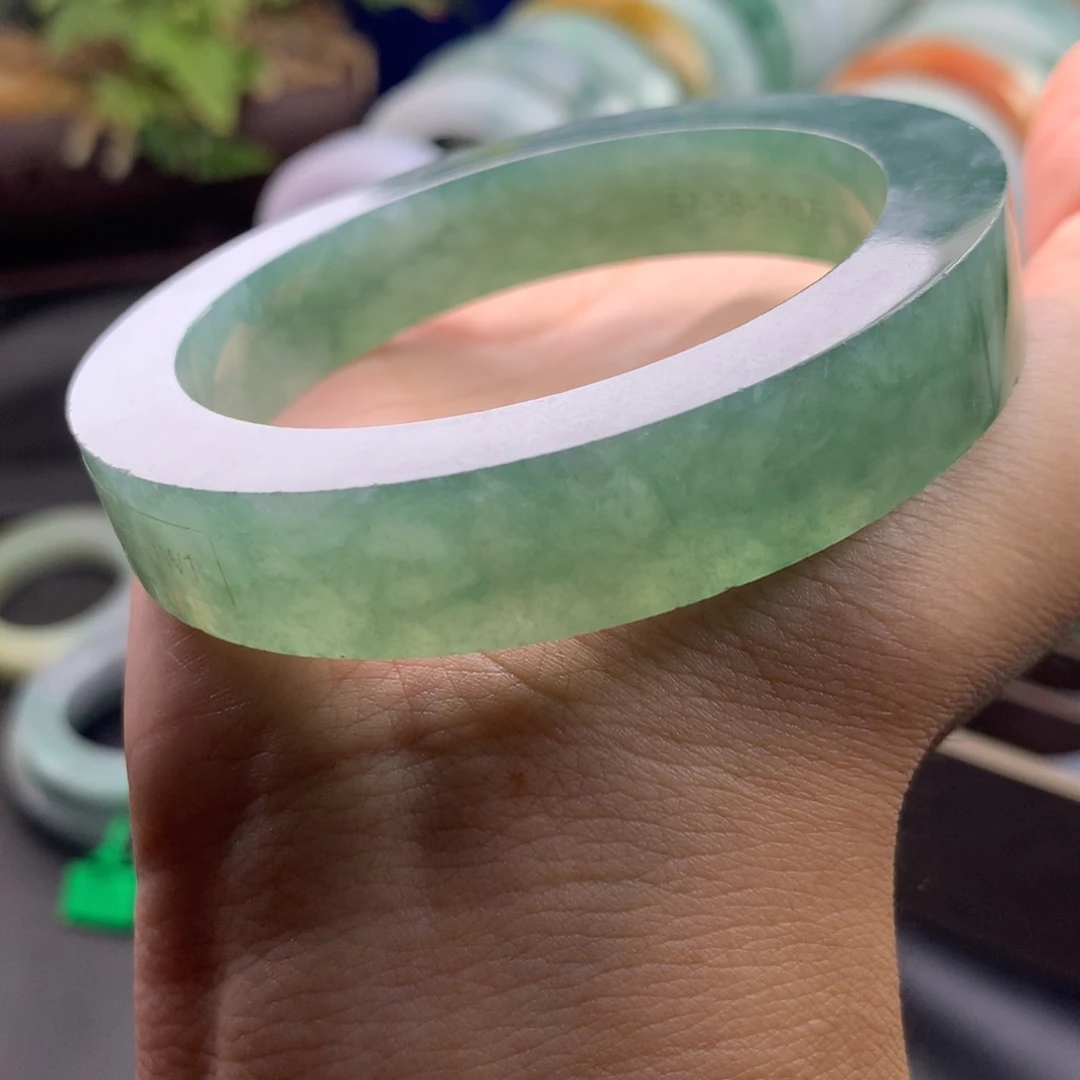 定制翡翠未镶嵌手镯不退不换