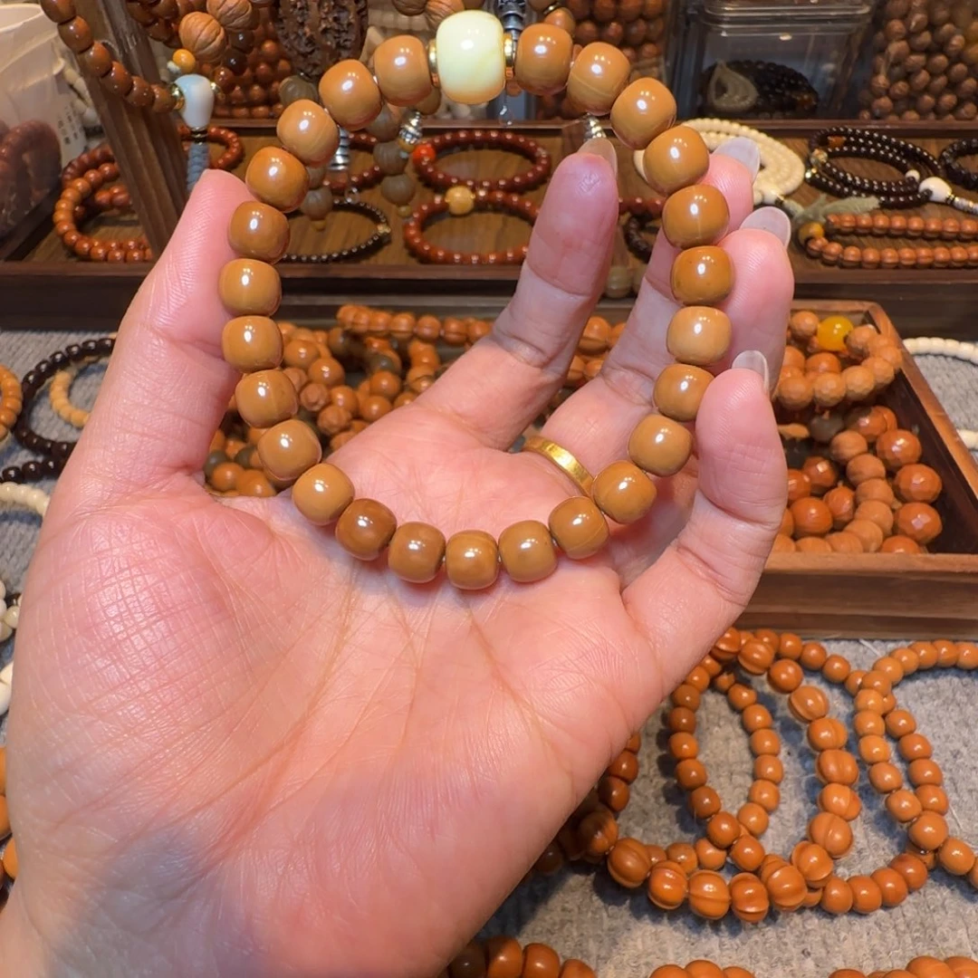 吊坠猴头核桃瑕疵款小老型 介意慎拍