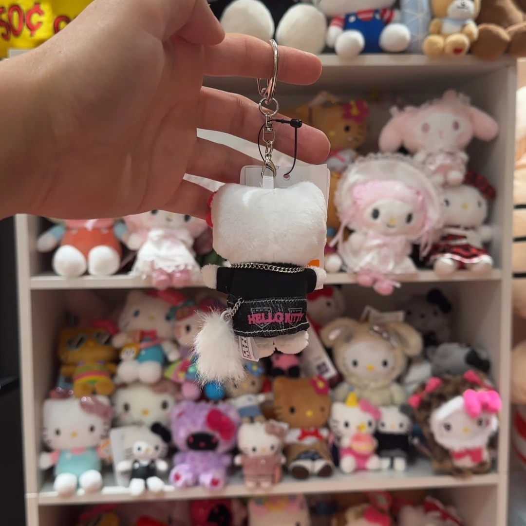 毛绒预存kt挂件lll