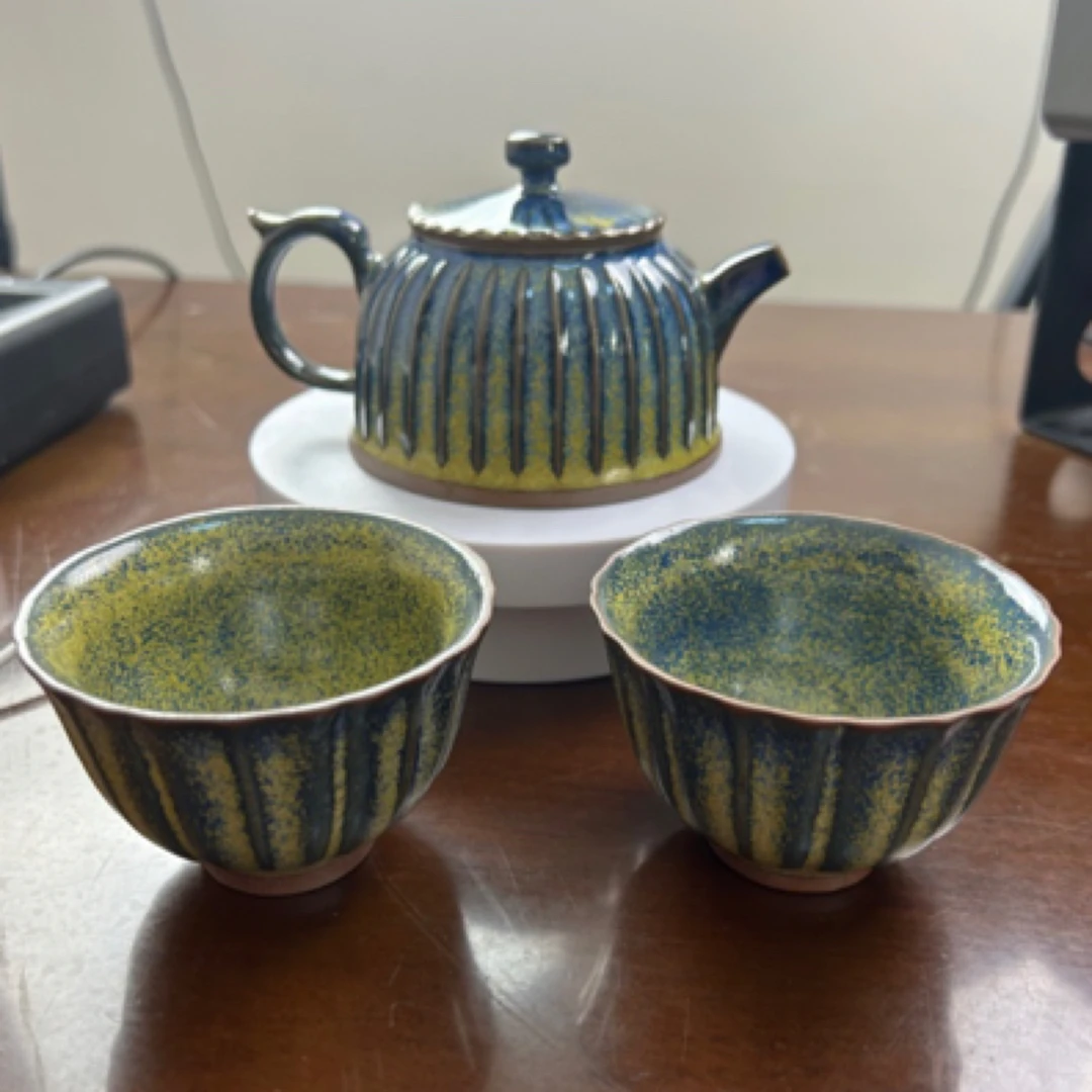 钧瓷一品青莲茶具一套。作者亲工手签作品。