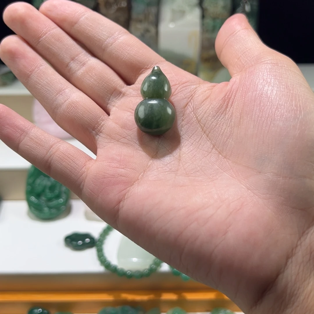 独山玉未镶嵌吊坠