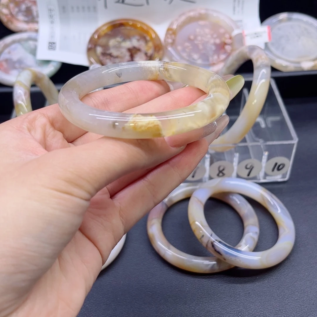 玛瑙/玉髓手镯未镶嵌5657