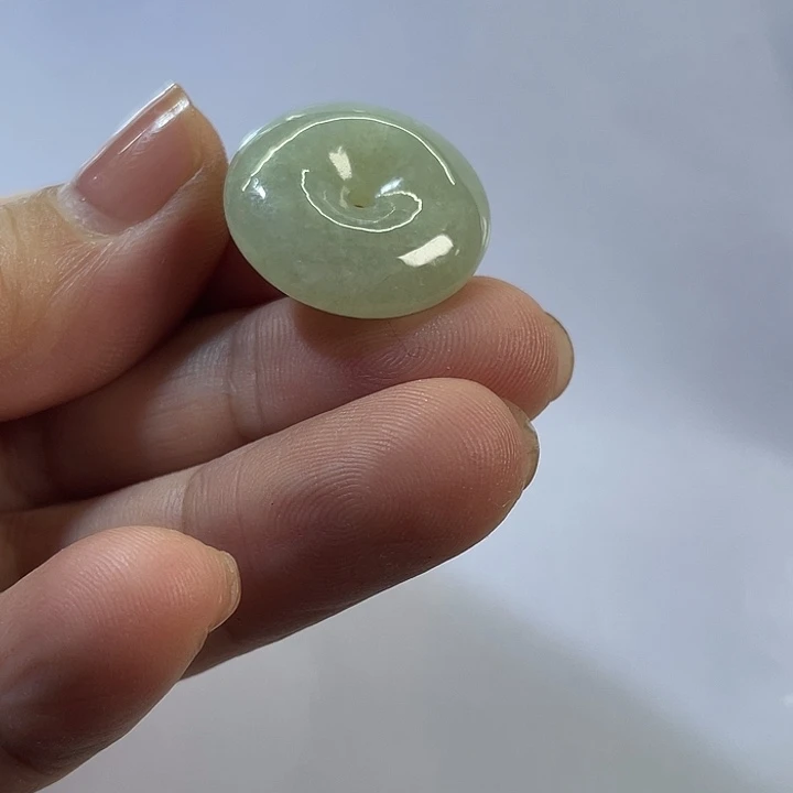 翡翠未镶嵌颈饰面包扣