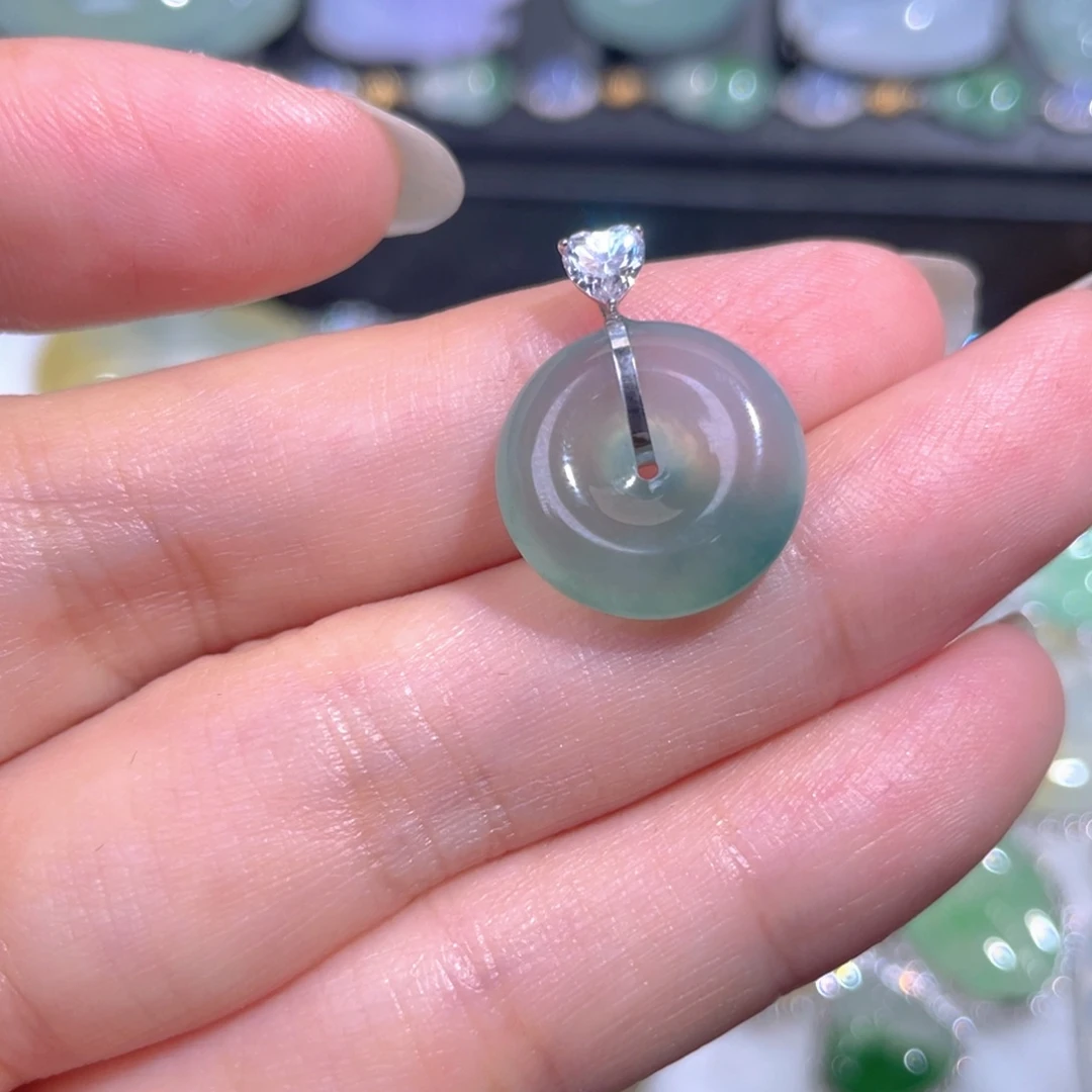 颈饰18K金镶嵌翡翠翡翠