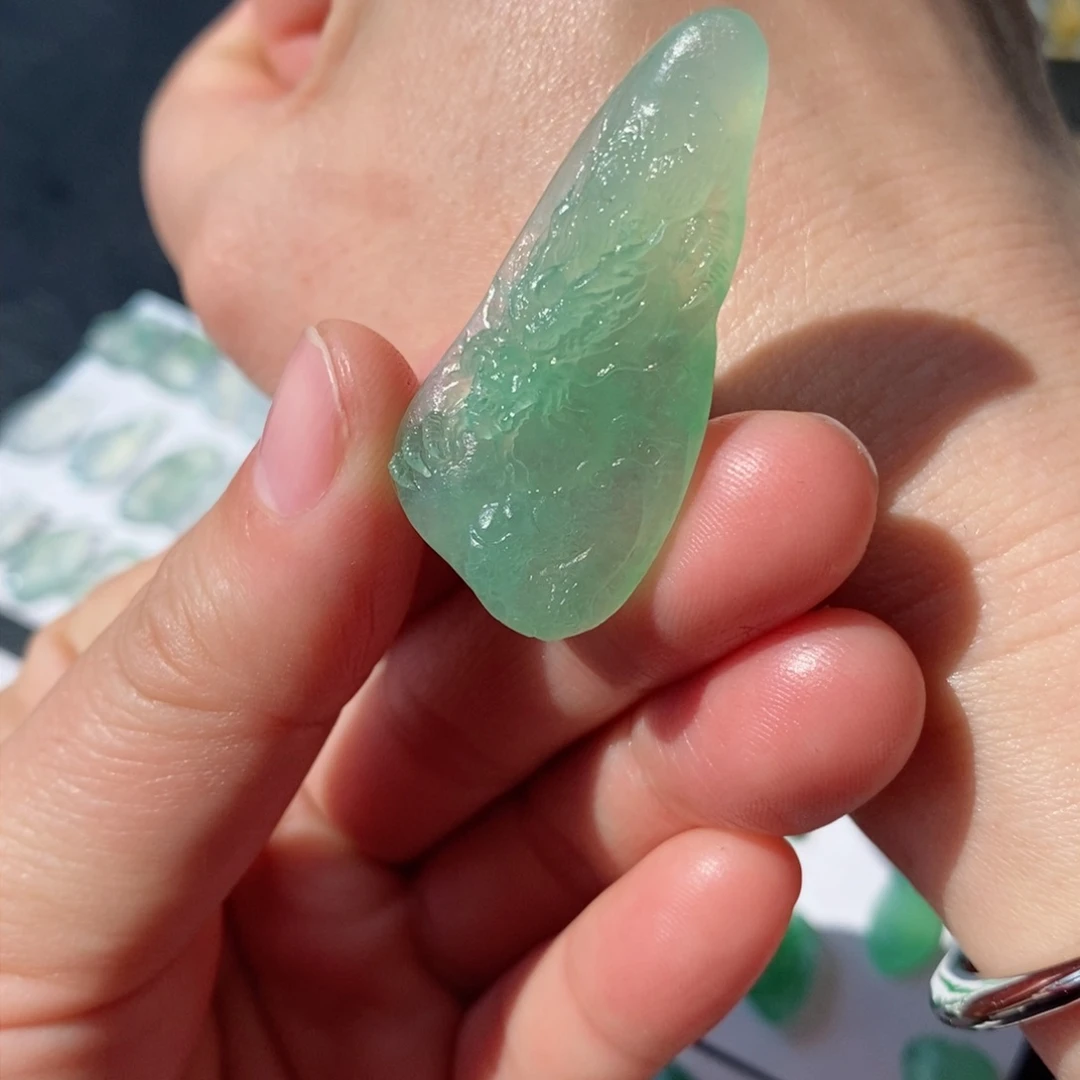 定制翡翠未镶嵌龙