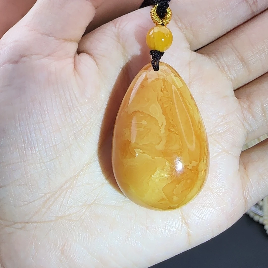 琥珀未镶嵌颈饰吊坠