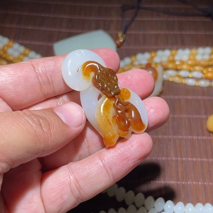 和田玉未镶嵌挂件