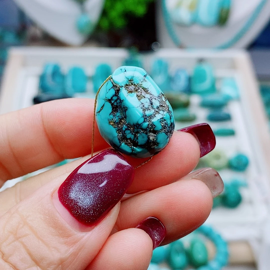 绿松石未镶嵌颈饰