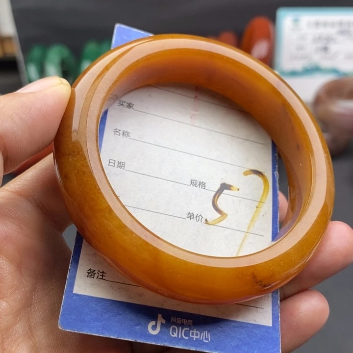 未镶嵌手镯石英质玉