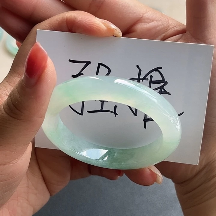 未镶嵌手镯翡翠52.5。
