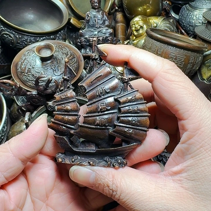 铜器摆件收收藏藏