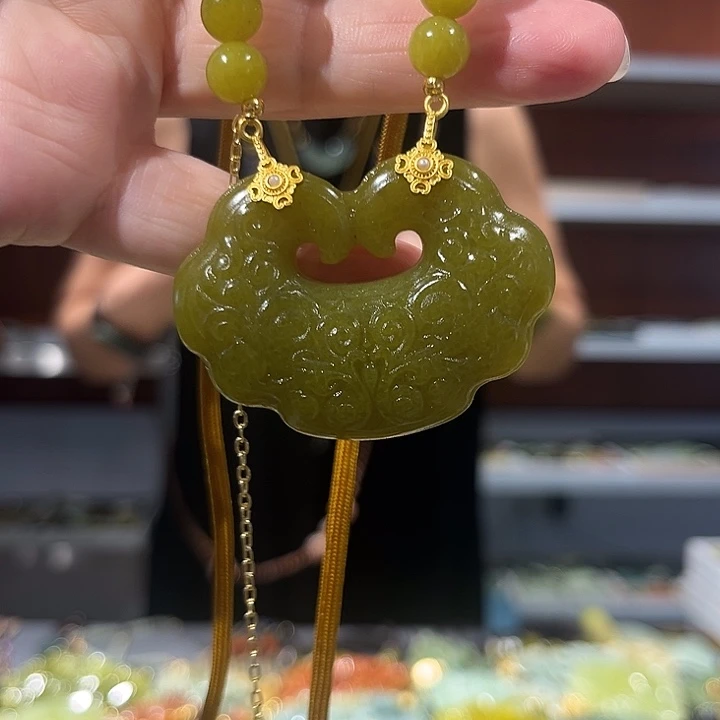 未镶嵌岫玉毛衣链