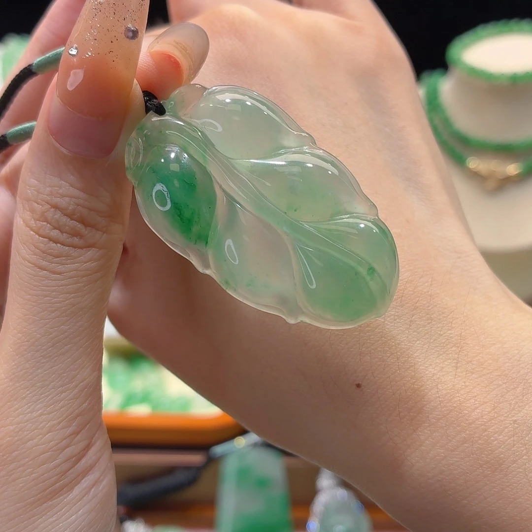 石英质玉未镶嵌颈饰47尺寸大叶子