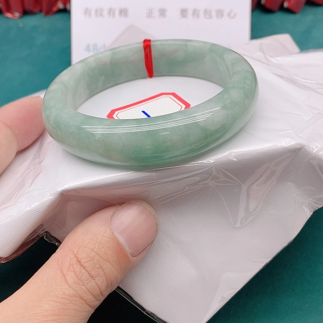 翡翠手镯未镶嵌百*0111111111