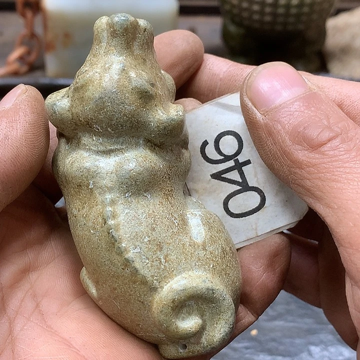 未镶嵌和田玉挂件