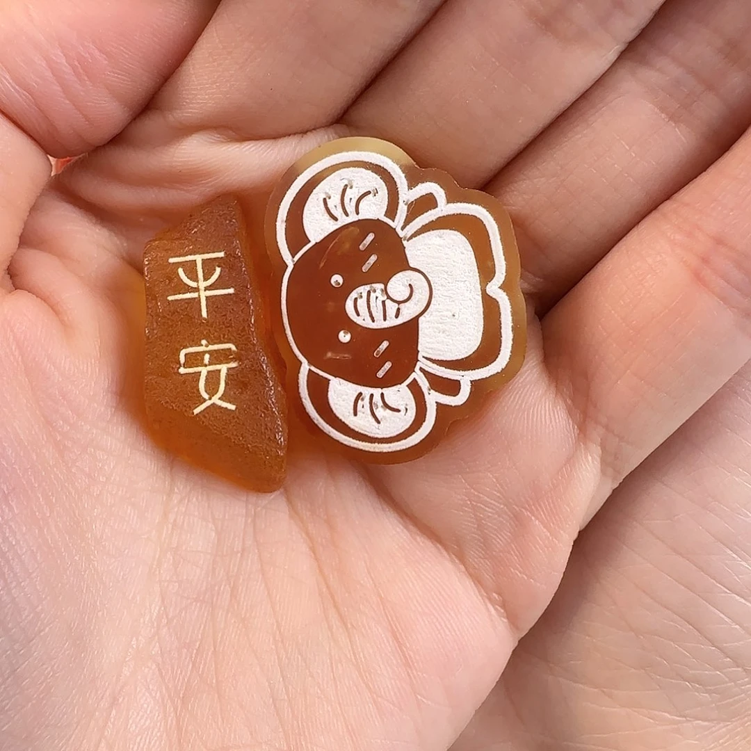 琥珀珠宝奇石未镶嵌M****玲