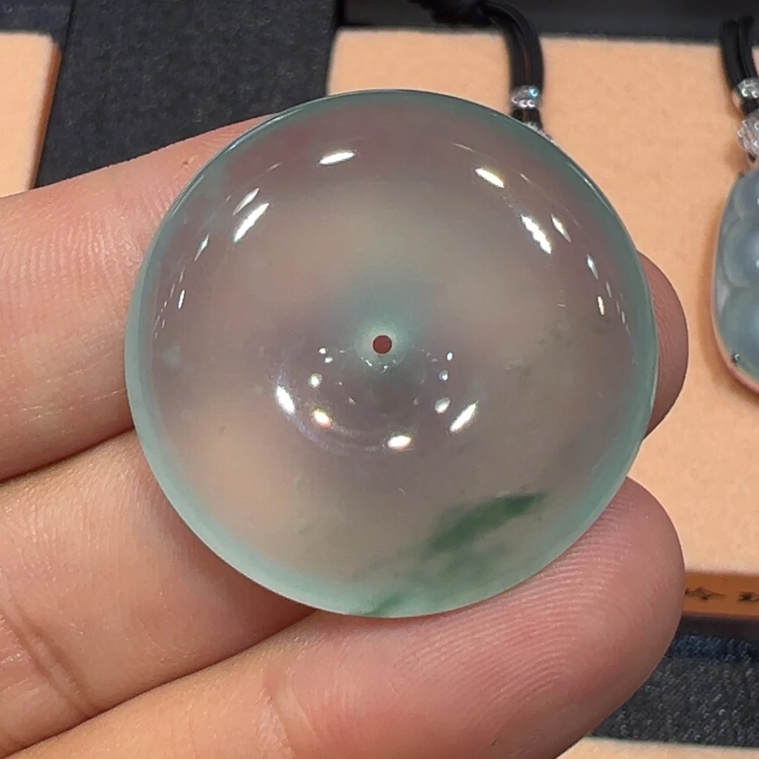 颈饰未镶嵌翡翠平安扣