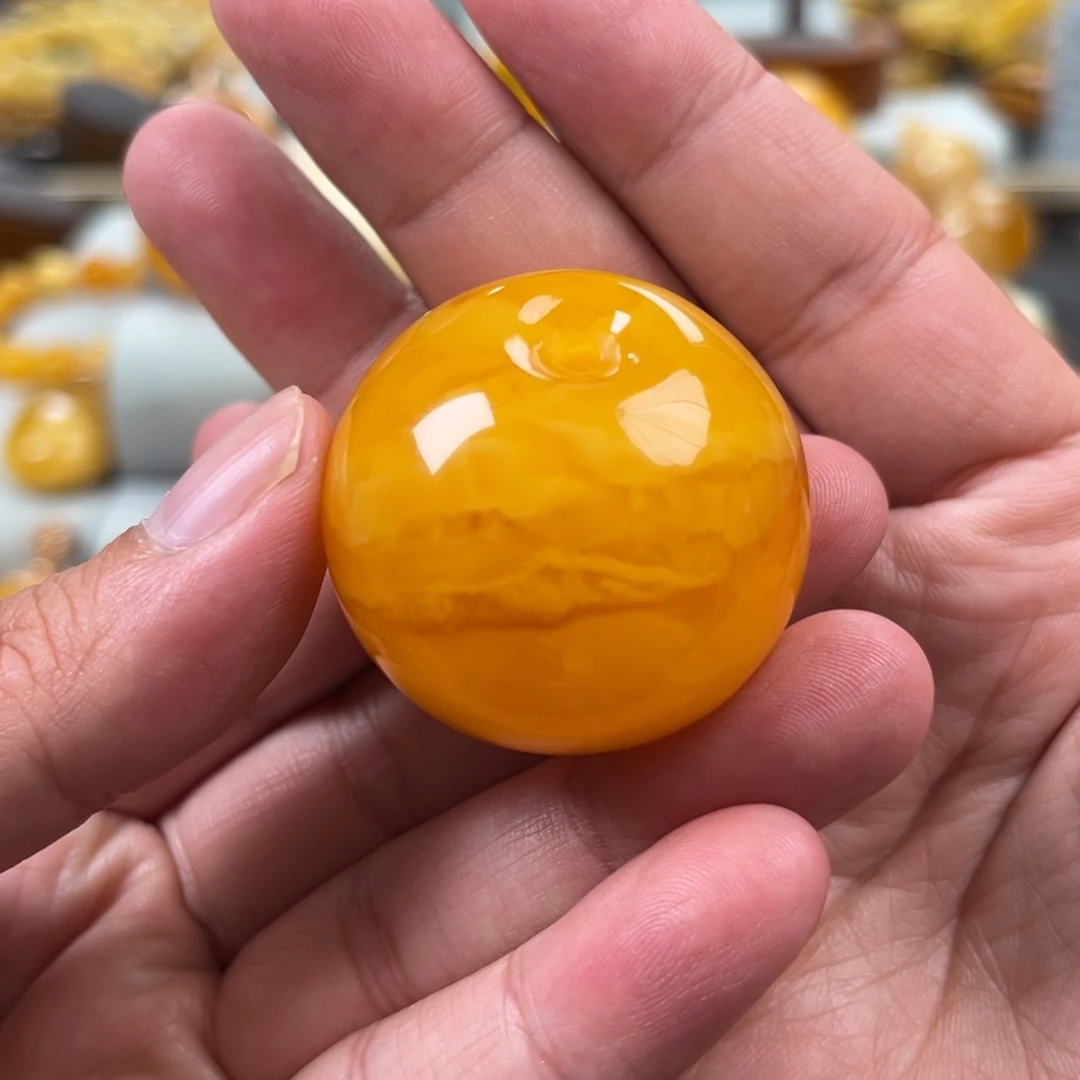 蜜蜡未镶嵌珠宝奇石