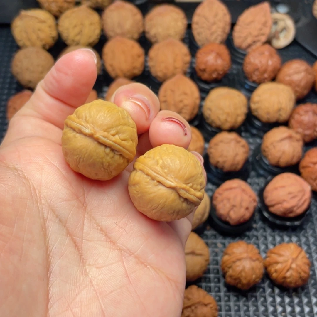 【闪购商品】把件文玩核桃小海豚