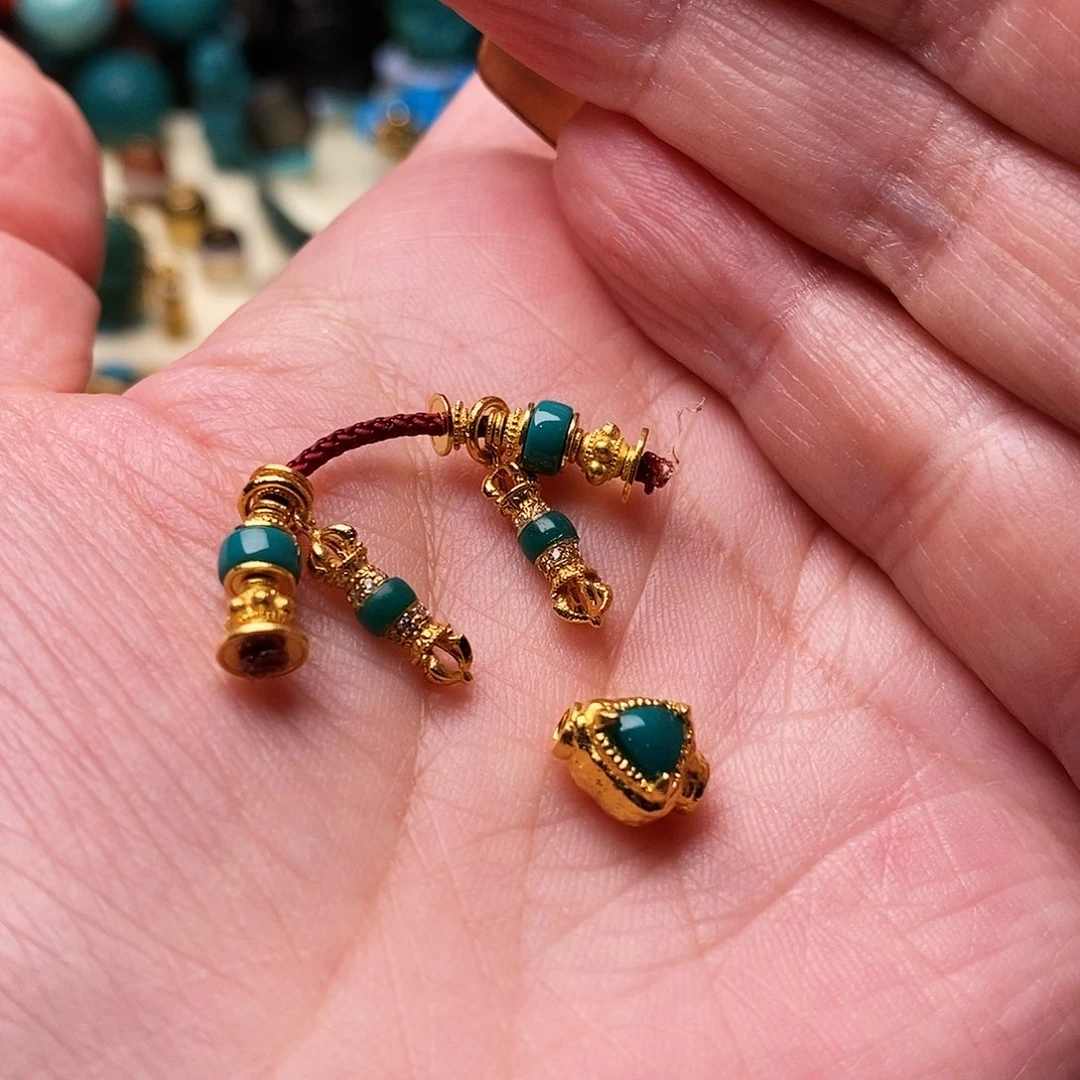 绿松石配饰18K金镶嵌指**星