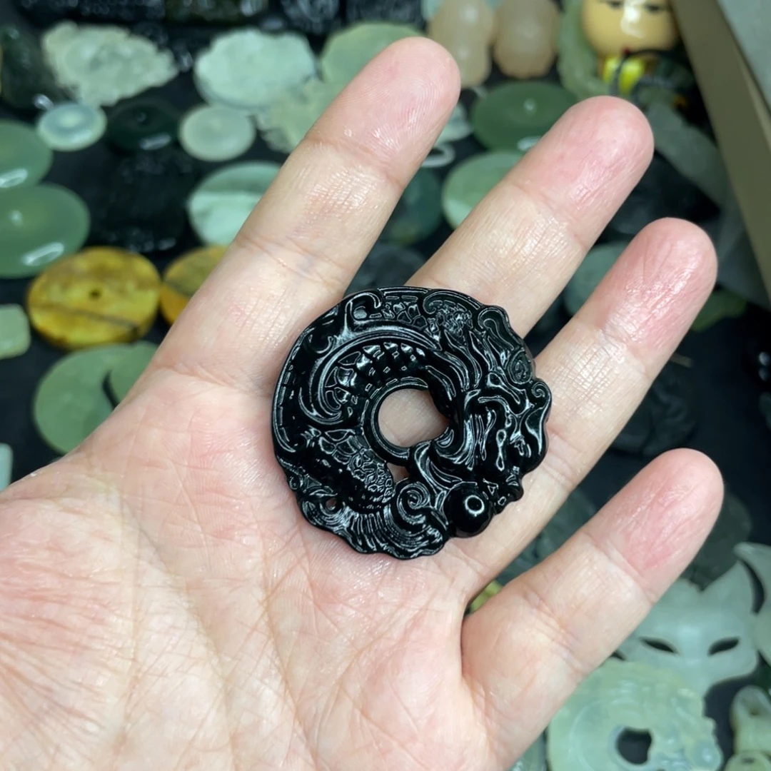 愛****岫玉未镶嵌颈饰龙