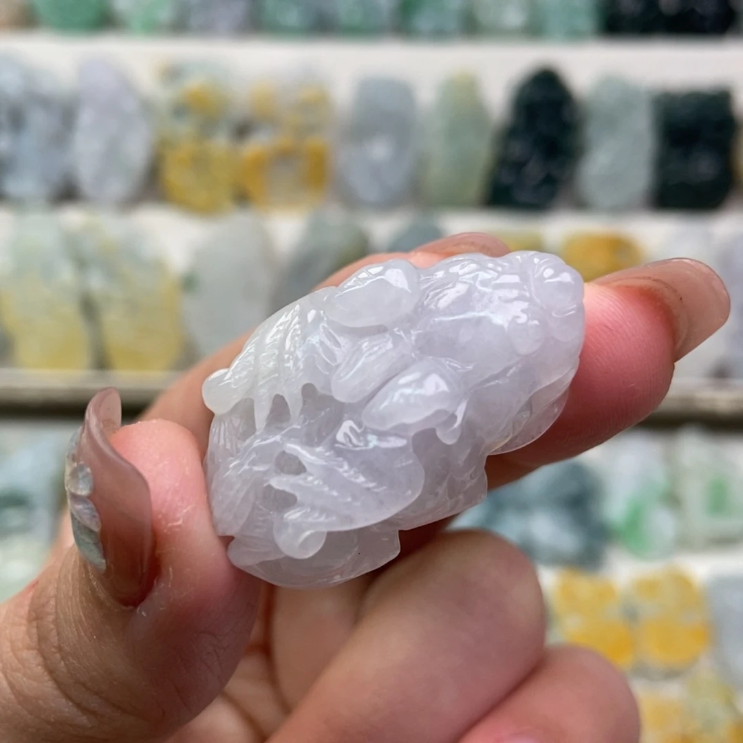 翡翠吊坠(赠链)未镶嵌口含珠