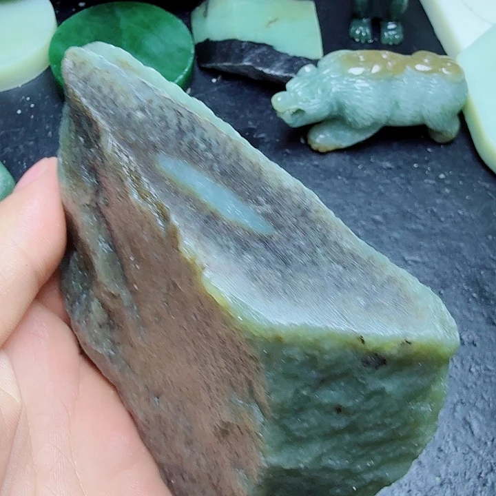 和田玉（糖玉）未镶嵌珠宝奇石