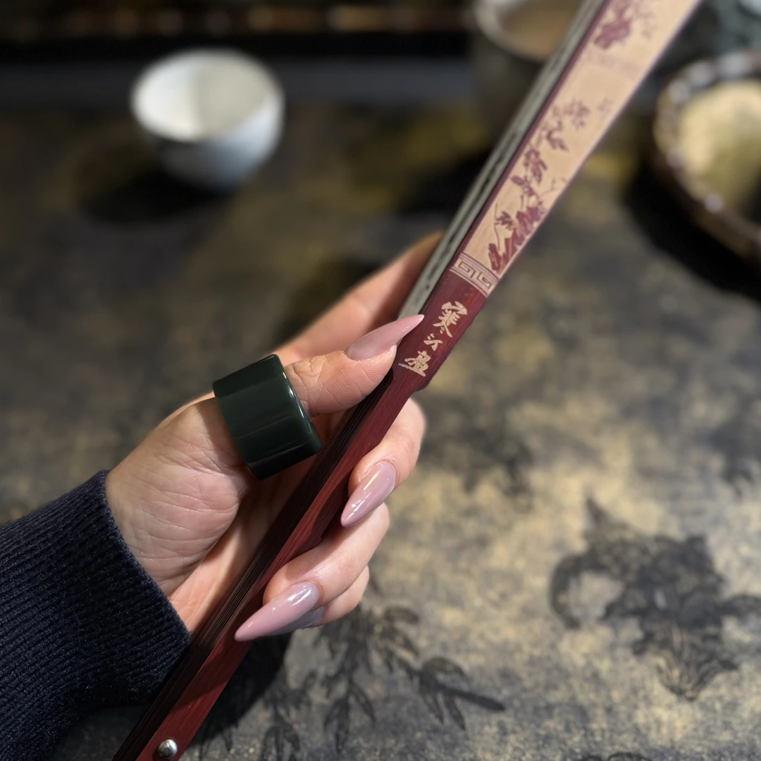 小董家·【权倾天下】素圈扳指内径22和田玉墨绿色