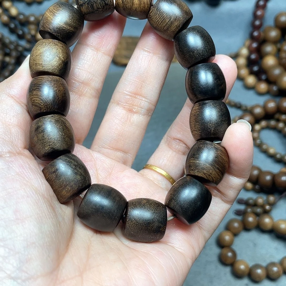 沉香手串白棋瘤疤1.5