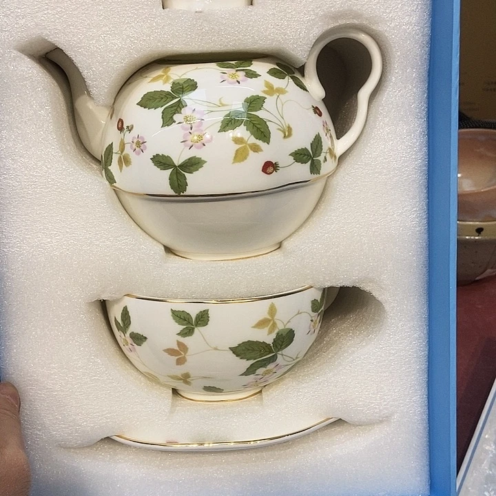 瓷片润**岁亲亲我的小姐姐们的