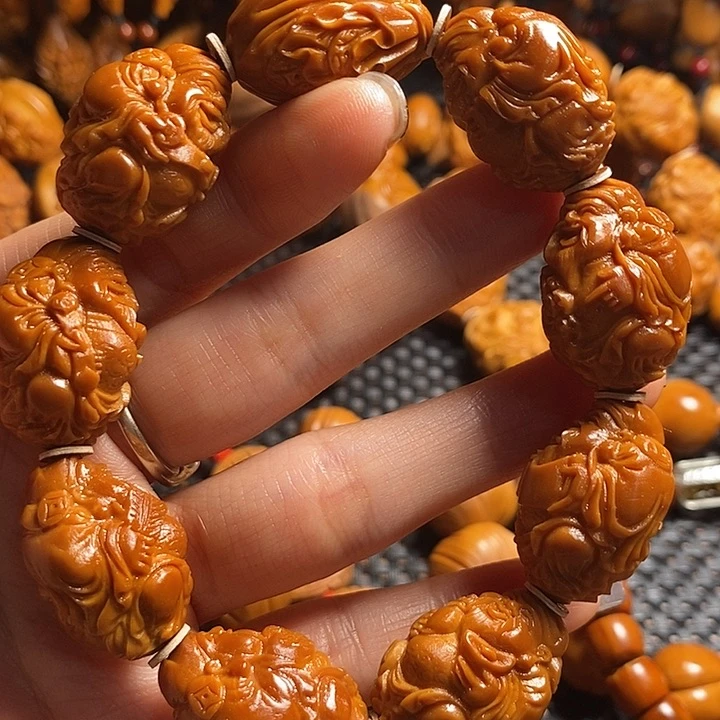 吊坠橄榄核八方财神