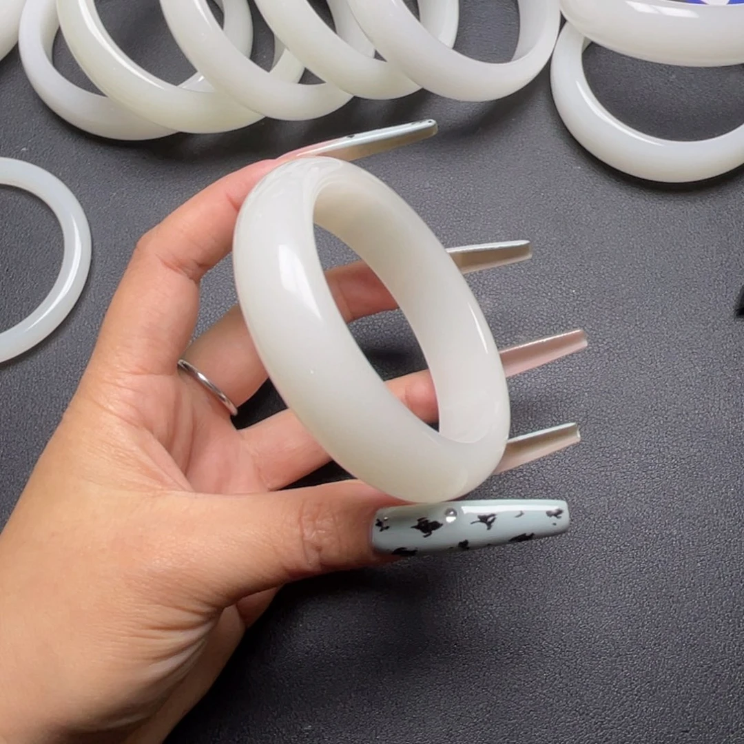 孙***军64圈口轮胎羊脂白